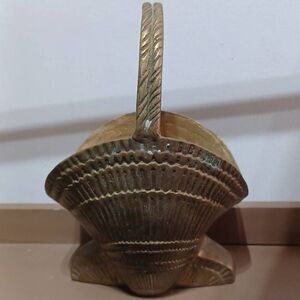 Vintage Brass Clamshell Planter w/ nice patina